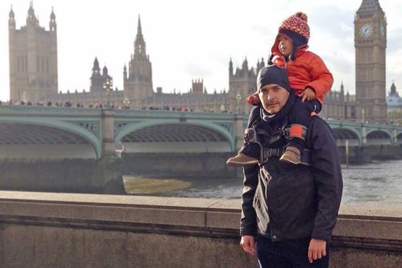 saddlebaby-a-hands-free-shoulder-carrier-for-your-child-9048